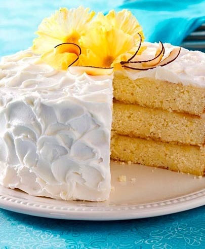 Pi&ntilde;a Colada Cake